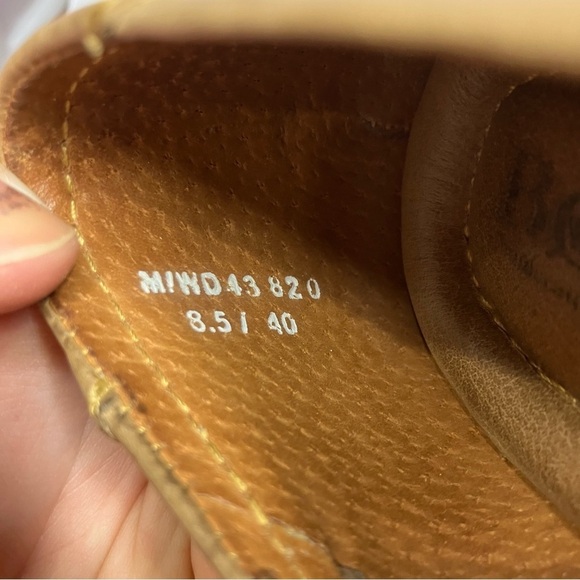 Born tan leather flats slip on shoes size 8.5 - Picture 4 of 7